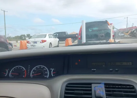 2000 Toyota Avalon Xl from USA, damaged, VIN 4T1BF28B9YU111803